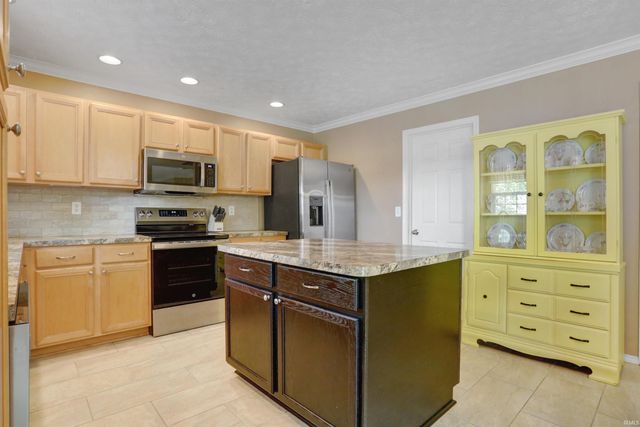 2839 O'Hunter Avenue, Newburgh, IN 47630