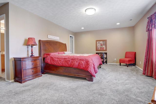 2839 O'Hunter Avenue, Newburgh, IN 47630