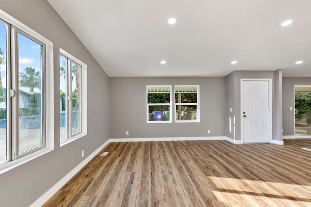 73450 Country Club Drive 10, Palm Desert, CA 92260