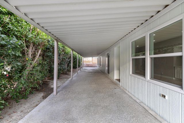 73450 Country Club Drive 10, Palm Desert, CA 92260