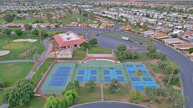 73450 Country Club Drive 10, Palm Desert, CA 92260