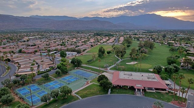 73450 Country Club Drive 10, Palm Desert, CA 92260