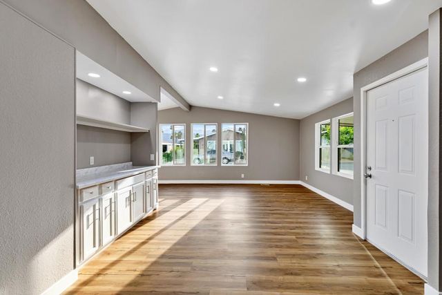 73450 Country Club Drive 10, Palm Desert, CA 92260