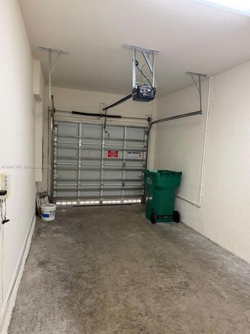 3732 SE 2nd St 3732, Homestead, FL 33033