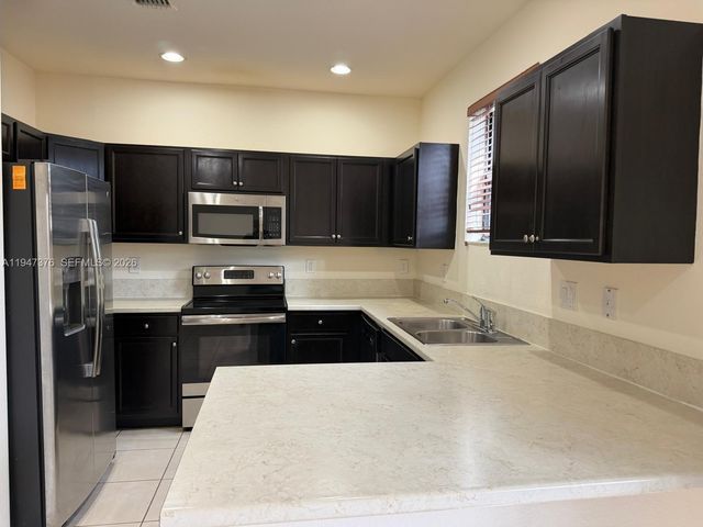 3732 SE 2nd St 3732, Homestead, FL 33033