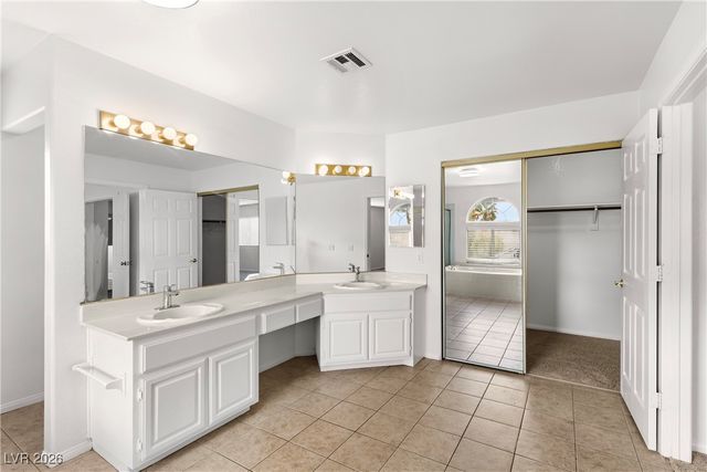 9591 Stoney Creek Drive, Las Vegas, NV 89117