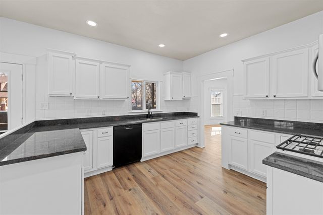 861 Highland Ave, Salina, KS 67401