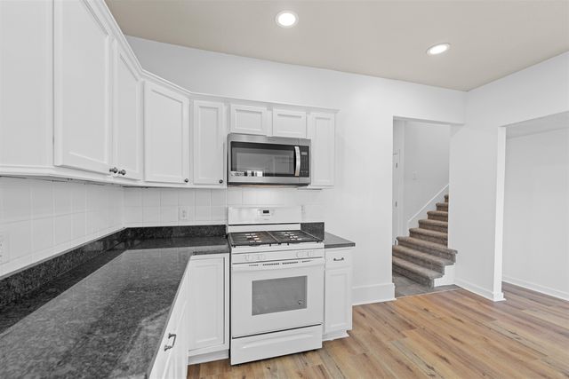 861 Highland Ave, Salina, KS 67401