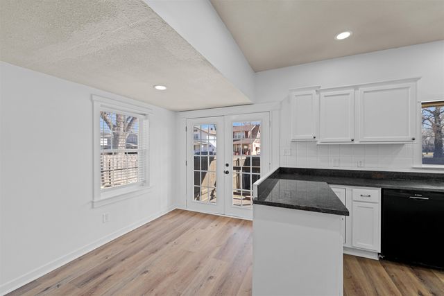 861 Highland Ave, Salina, KS 67401