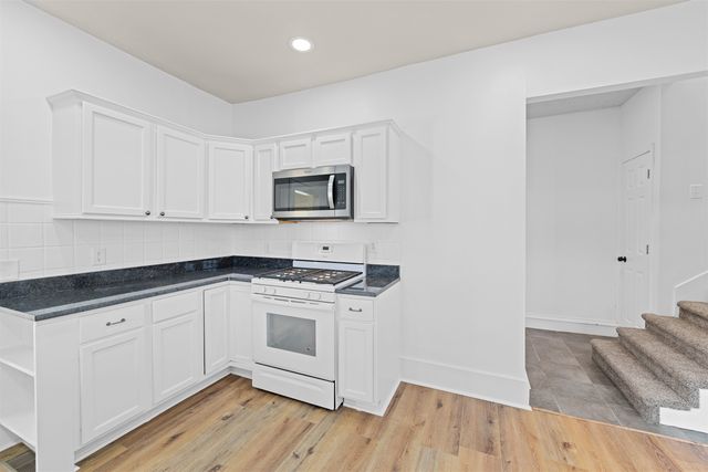 861 Highland Ave, Salina, KS 67401