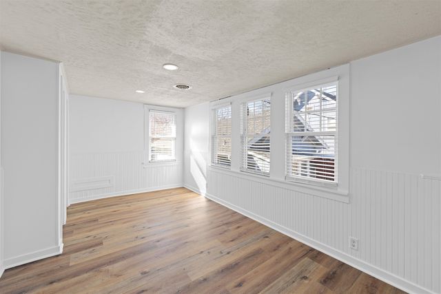 861 Highland Ave, Salina, KS 67401