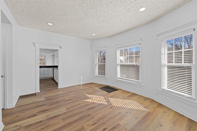 861 Highland Ave, Salina, KS 67401