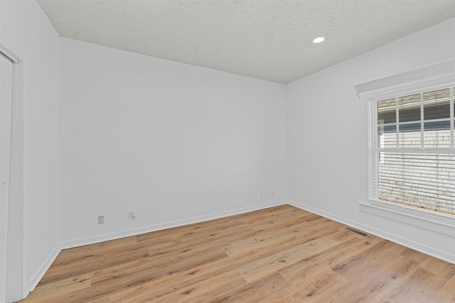 861 Highland Ave, Salina, KS 67401