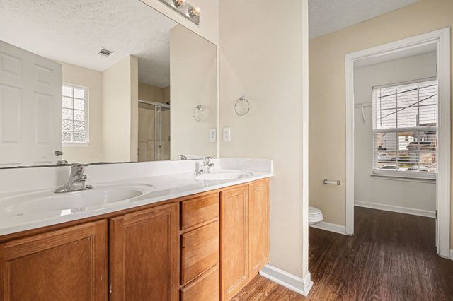 1361 E Nir Shreibman Blvd, La Vergne, TN 37086