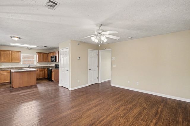 1361 E Nir Shreibman Blvd, La Vergne, TN 37086