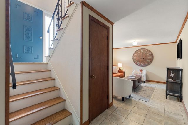5 Jackson Ave, Peabody, MA 01960