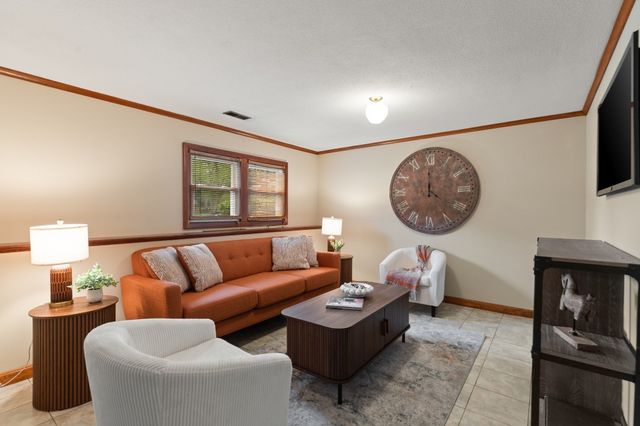 5 Jackson Ave, Peabody, MA 01960