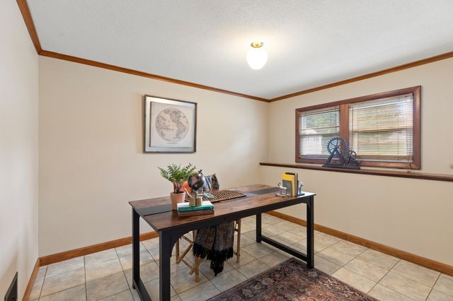 5 Jackson Ave, Peabody, MA 01960