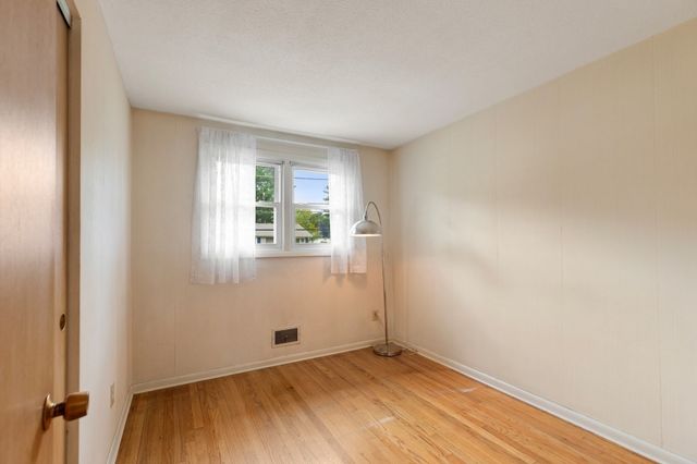 5 Jackson Ave, Peabody, MA 01960