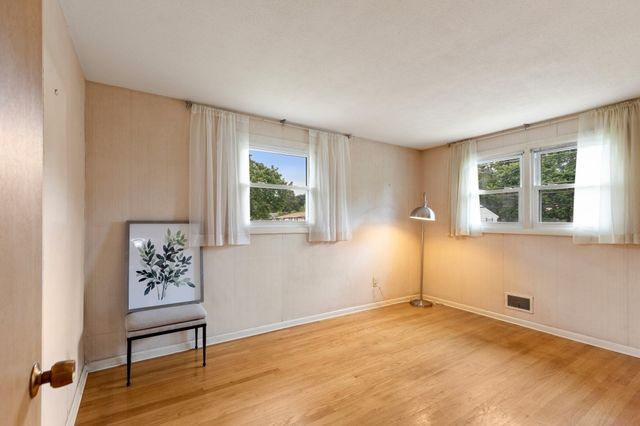 5 Jackson Ave, Peabody, MA 01960