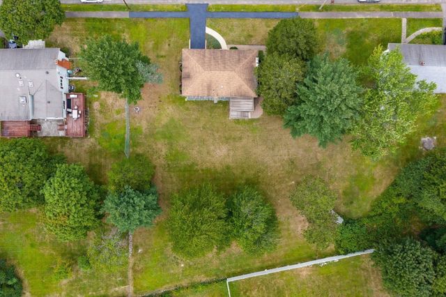 5 Jackson Ave, Peabody, MA 01960