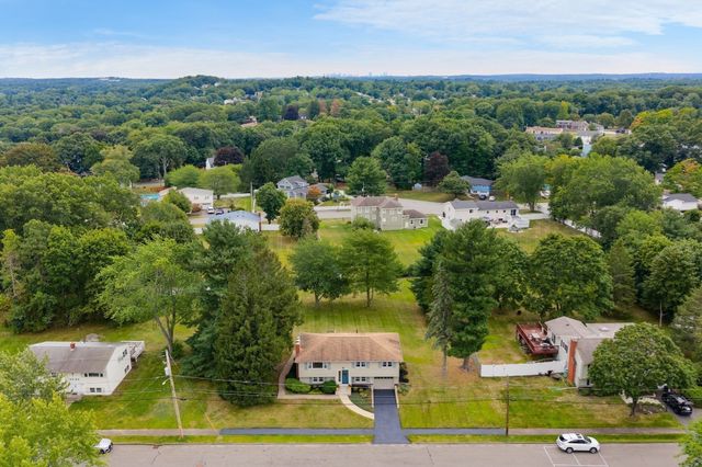 5 Jackson Ave, Peabody, MA 01960