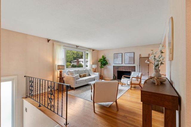 5 Jackson Ave, Peabody, MA 01960