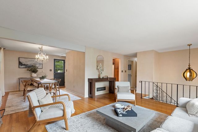 5 Jackson Ave, Peabody, MA 01960