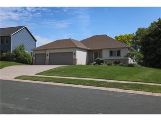 2400 Emerald Bend, Hudson, WI 54016
