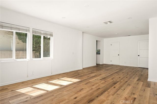 5840 Allott Avenue, Van Nuys, CA 91401