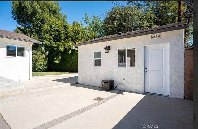 5840 Allott Avenue, Van Nuys, CA 91401