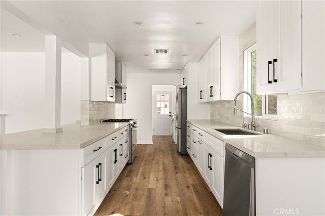 5840 Allott Avenue, Van Nuys, CA 91401