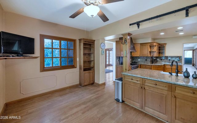 161 E COUNTRY CLUB Drive, Phoenix, AZ 85014
