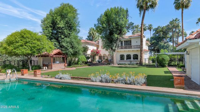 161 E COUNTRY CLUB Drive, Phoenix, AZ 85014