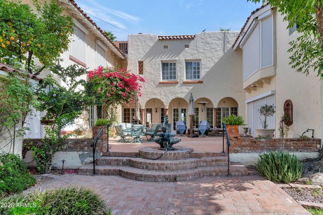 161 E COUNTRY CLUB Drive, Phoenix, AZ 85014