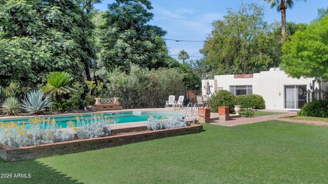 161 E COUNTRY CLUB Drive, Phoenix, AZ 85014