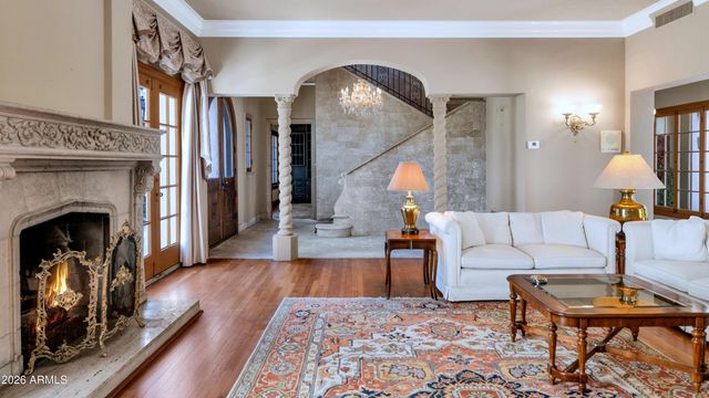 161 E COUNTRY CLUB Drive, Phoenix, AZ 85014