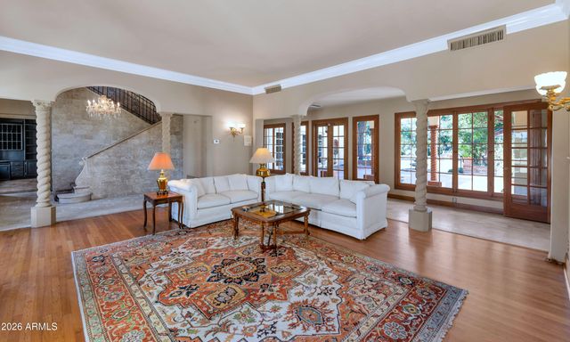 161 E COUNTRY CLUB Drive, Phoenix, AZ 85014