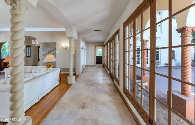 161 E COUNTRY CLUB Drive, Phoenix, AZ 85014
