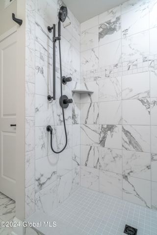 24 Priddle Lane, Colonie, NY 12110