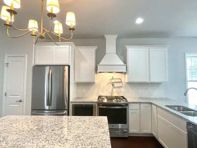 24 Priddle Lane, Colonie, NY 12110