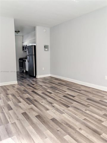 8000 NE Bayshore Ct 115, Miami, FL 33138