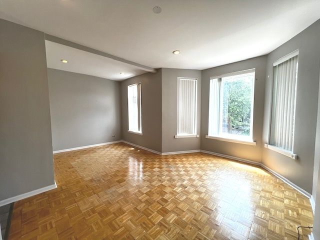 4457 S Oakenwald Avenue 2, Chicago, IL 60653