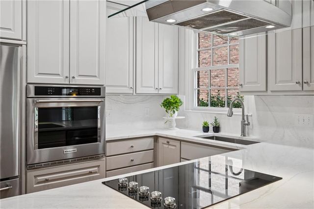 19 Lullwater Place NE 19, Atlanta, GA 30307