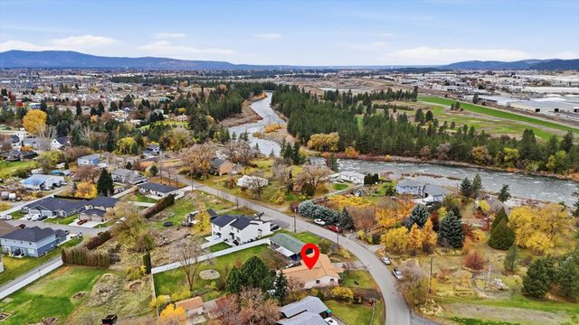 18016 E Riverway Ave, Spokane Valley, WA 99016