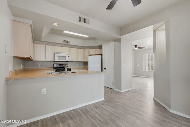 1547 N Paseo La Tinaja, Green Valley, AZ 85614