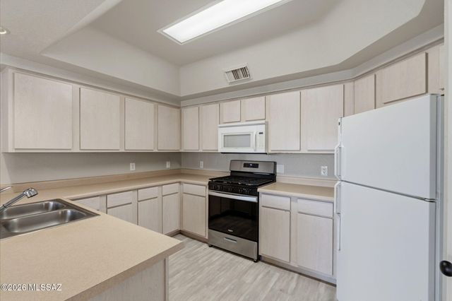 1547 N Paseo La Tinaja, Green Valley, AZ 85614