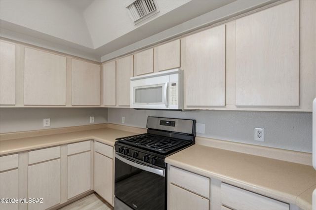 1547 N Paseo La Tinaja, Green Valley, AZ 85614