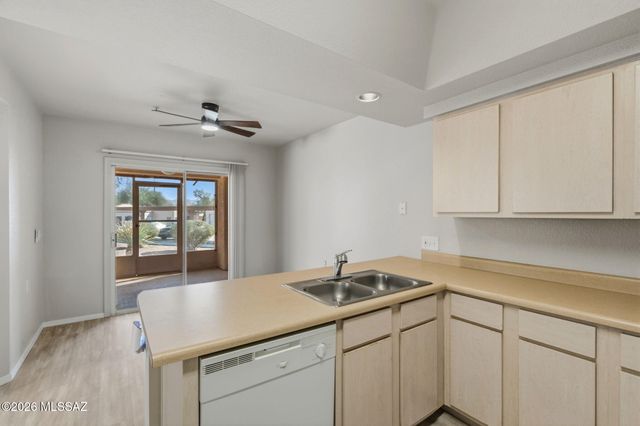 1547 N Paseo La Tinaja, Green Valley, AZ 85614