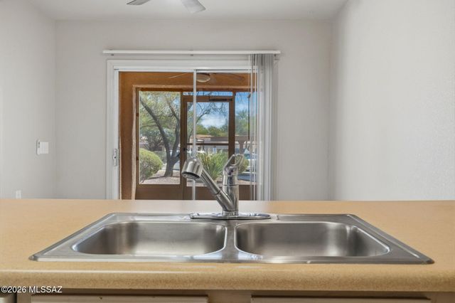 1547 N Paseo La Tinaja, Green Valley, AZ 85614